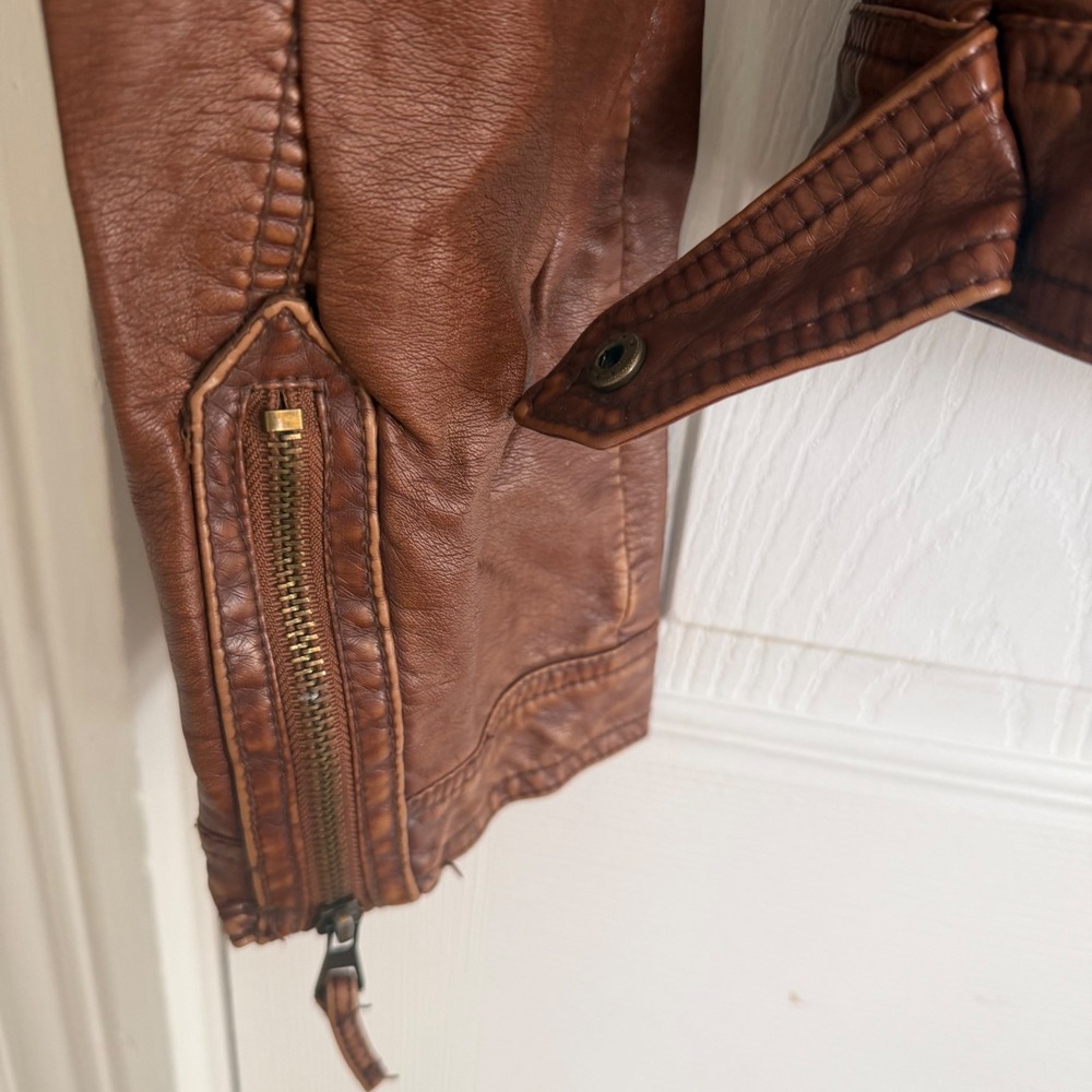 Xhilaration Womens Brown Faux Leather Moto‎ Jacket Quilted Shoulder Edgy Size L - Picture 5 of 14